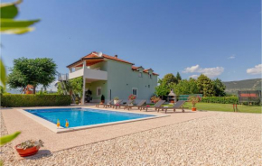 Beautiful home in Donji Prolozac w/ Outdoor swimming pool and 5 Bedrooms